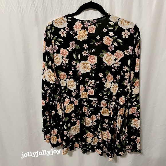 Torrid Black Floral Crepe Tie-Front Kimono 1X - Picture 4 of 11